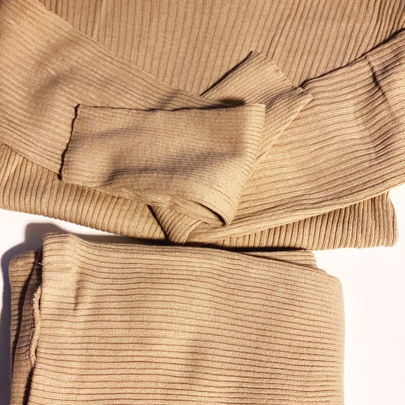 Set - Picture 3 of 3